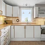 2 Bedroom Amazing In Holiday home