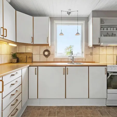2 Bedroom Amazing In Hébergement de vacances