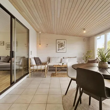 بيت للعطل 2 Bedroom Amazing In كيرتيمايند